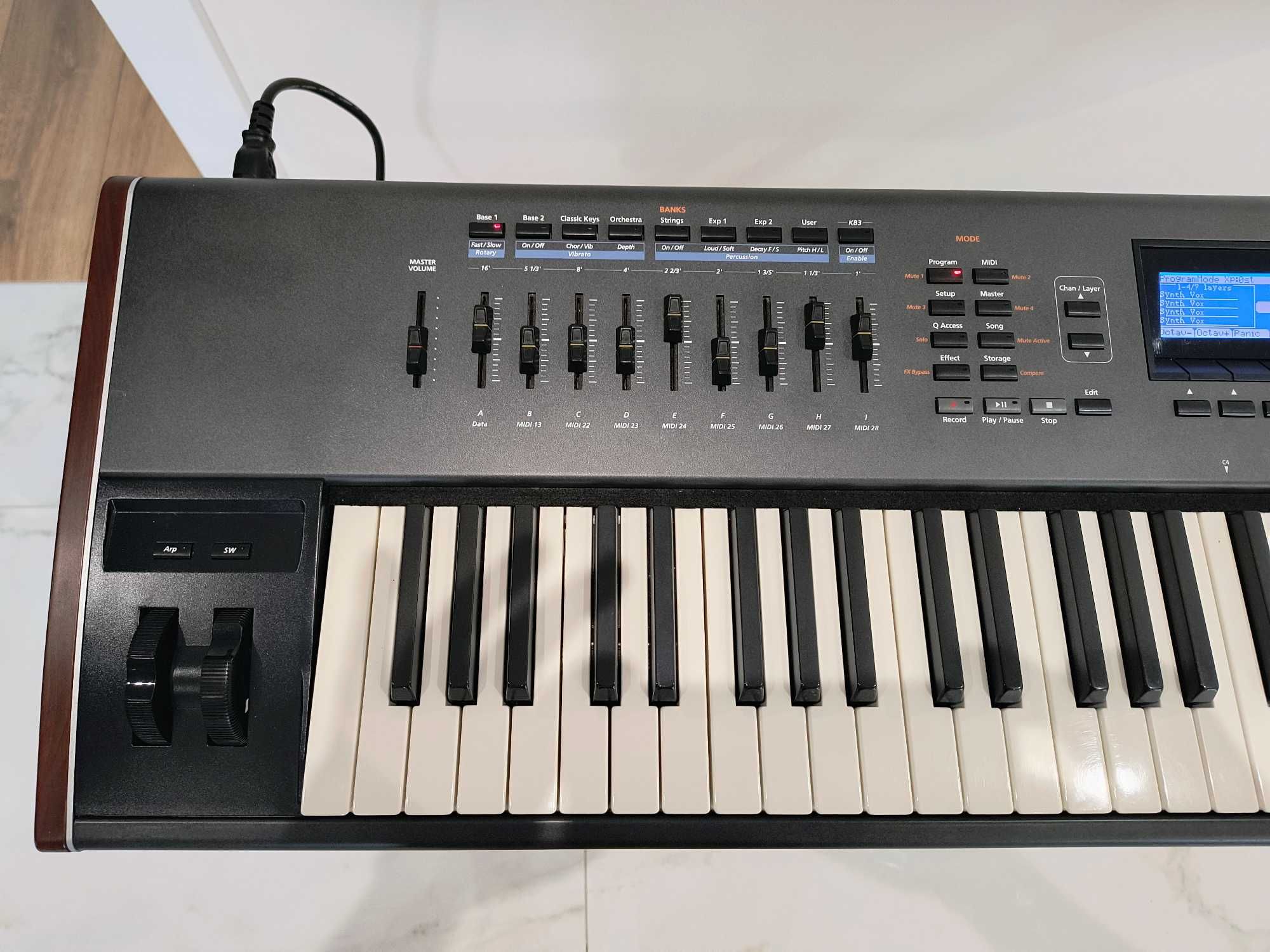 Kurzweil PC3K7  +  Core 64  + case  +  dodatki