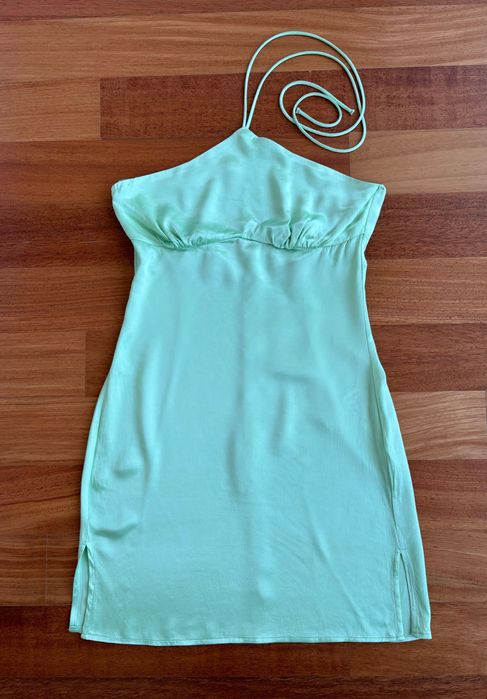 Vestido em Cetim Bershka