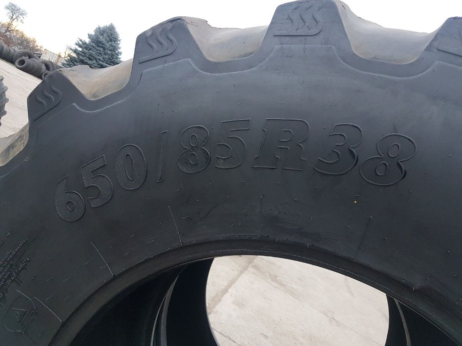 Opony 650/85R38 BKT Bieżnik 40%