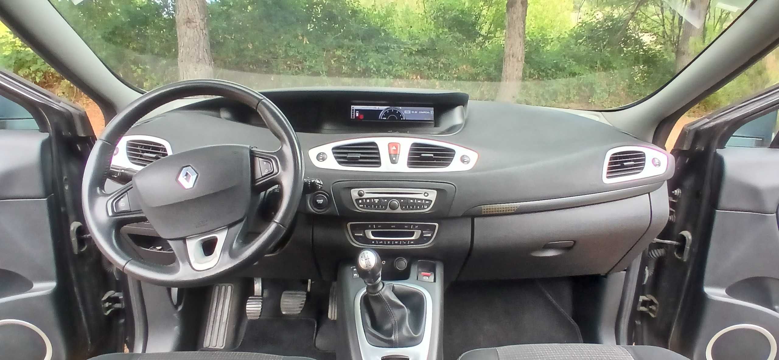 Renault Grand Scenic 110cv - 7 Lugares