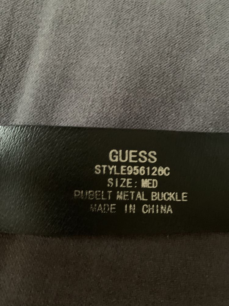 Czarny szeroki pasek Guess
