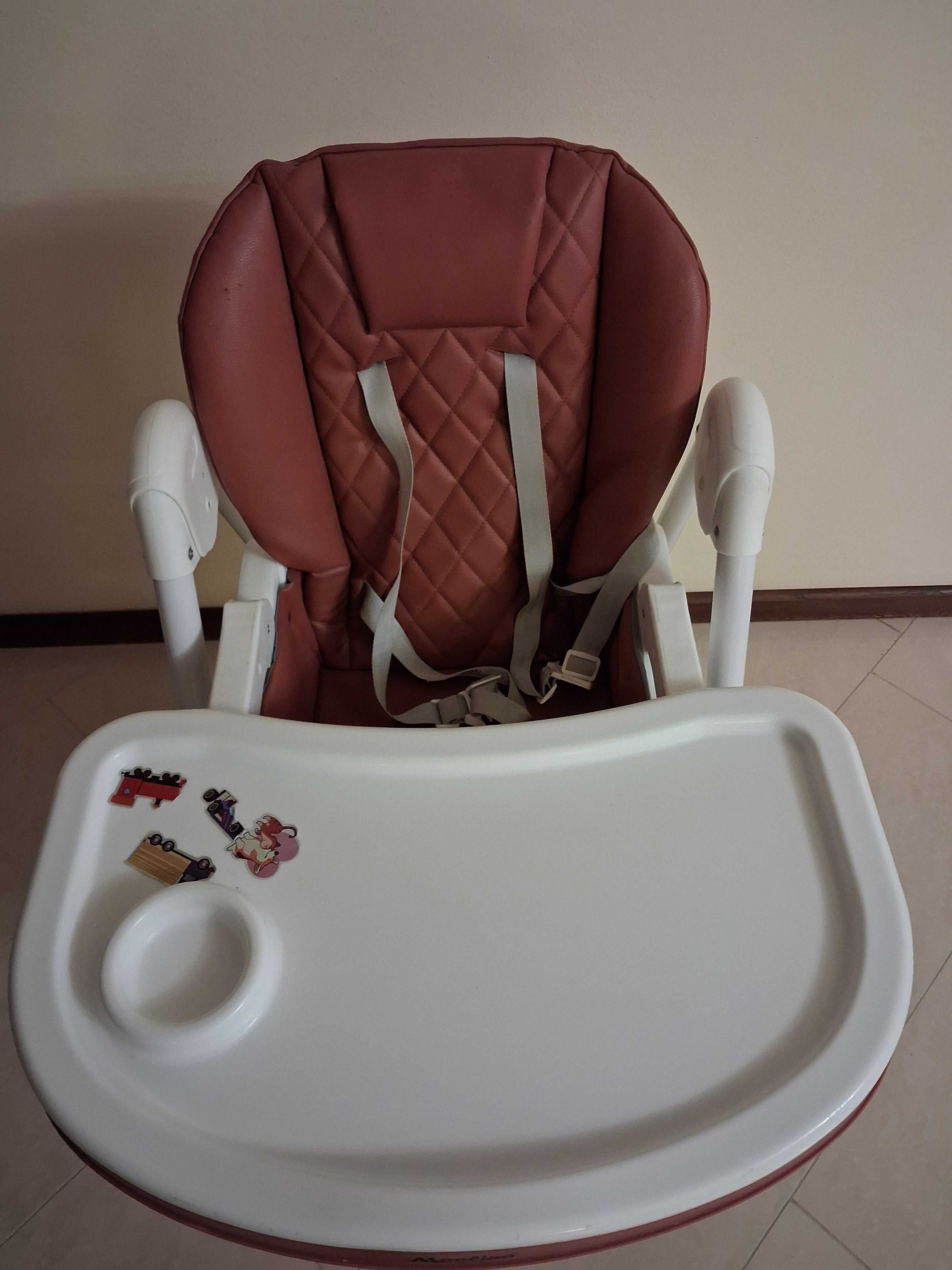 Krzesełko do karmienia 2 w 1  z funkcją leżaczka.