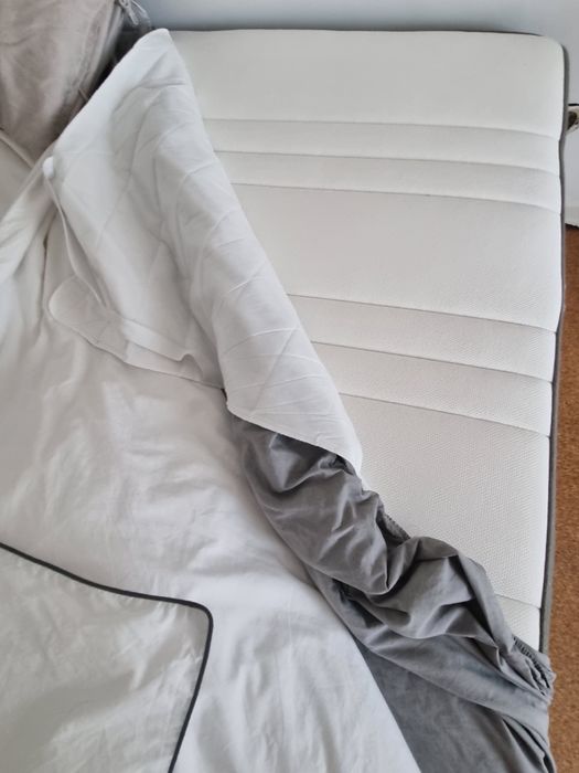 Cama Malm sem cabeceira com/sem colchão