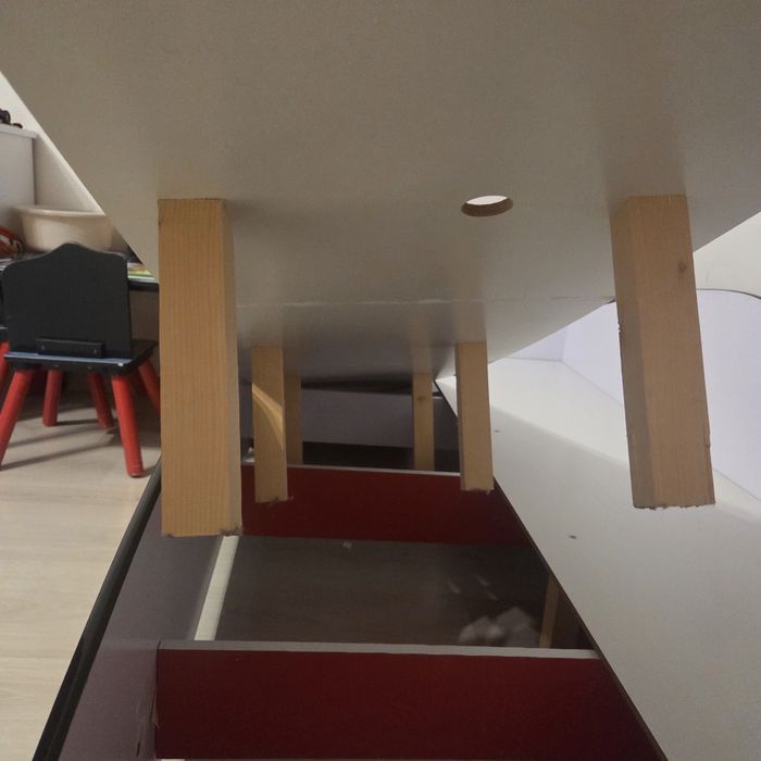 Łóżko auto wzmacniane