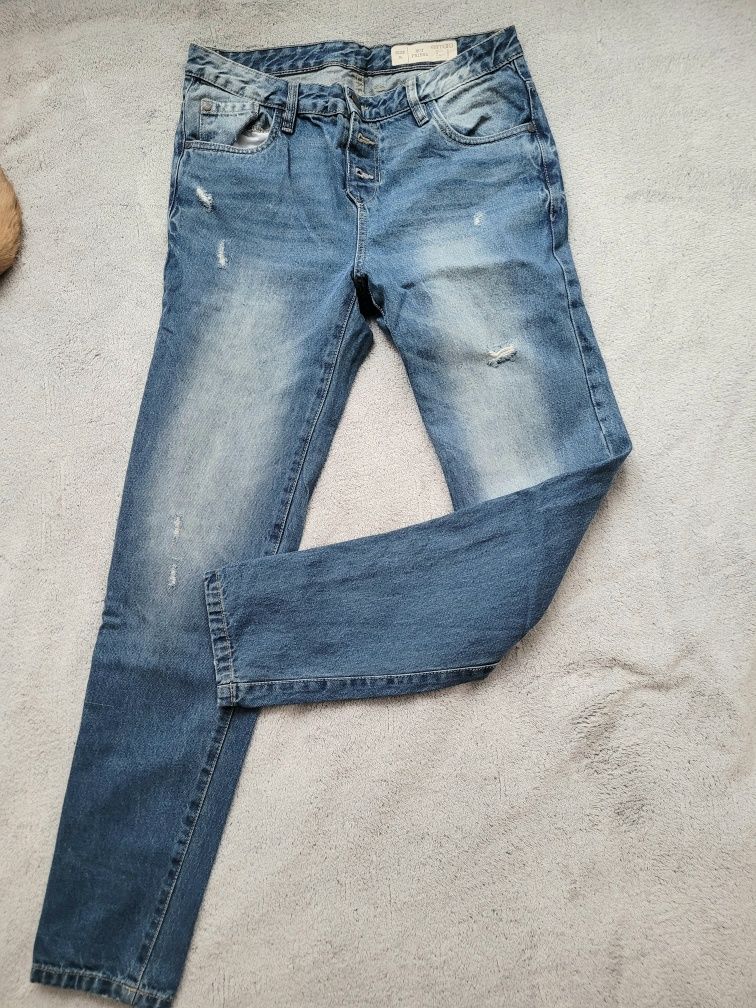 Spodnie BOYFRIEND r. 36 dziury