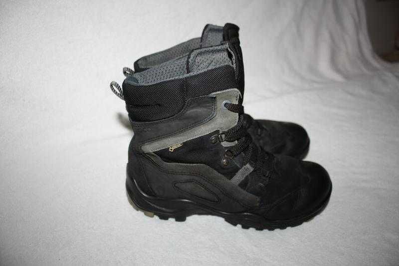 Чоботи фірми ecco 37 розміру за устілкою 23,5 см.