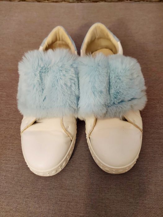 Adidasy białe z futerkiem niebieskim Deezee