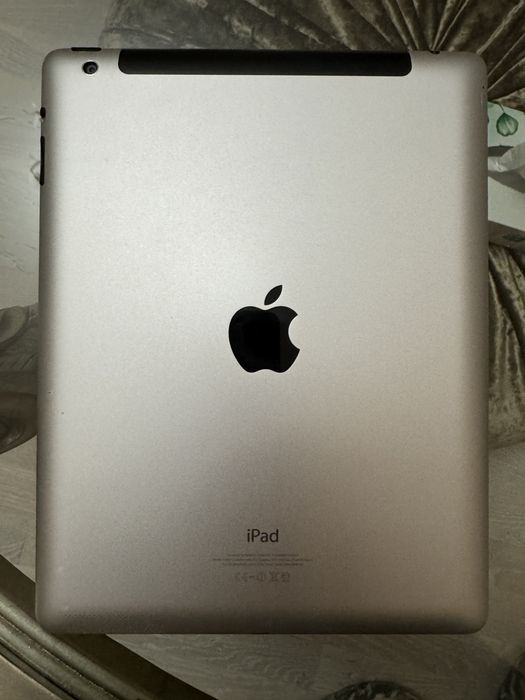 iPad (4th generation) Wi-Fi 64GB Black