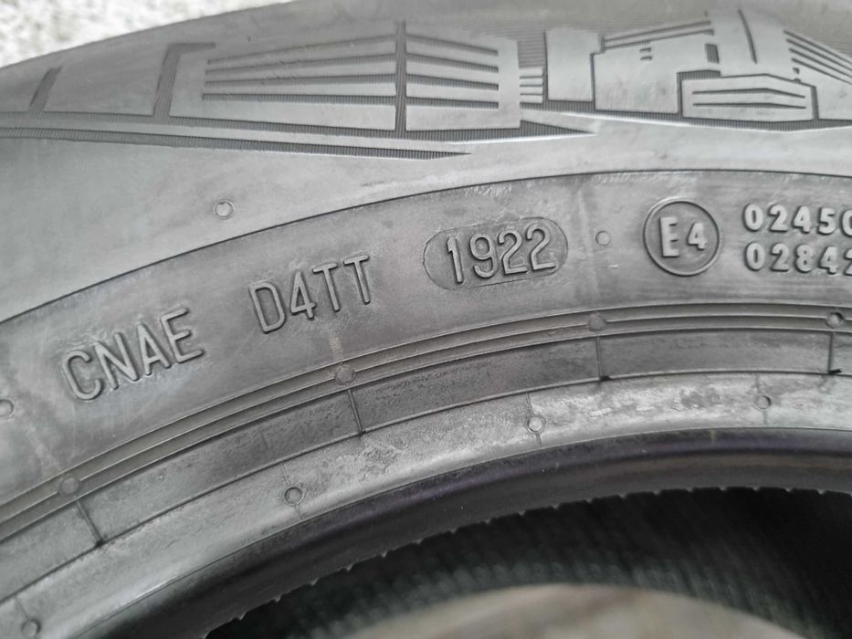 195/65/15 91T Continental All Season Contact Dot.1922R