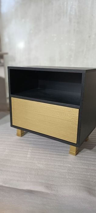 Прикроватні тумбочки 6000 грн