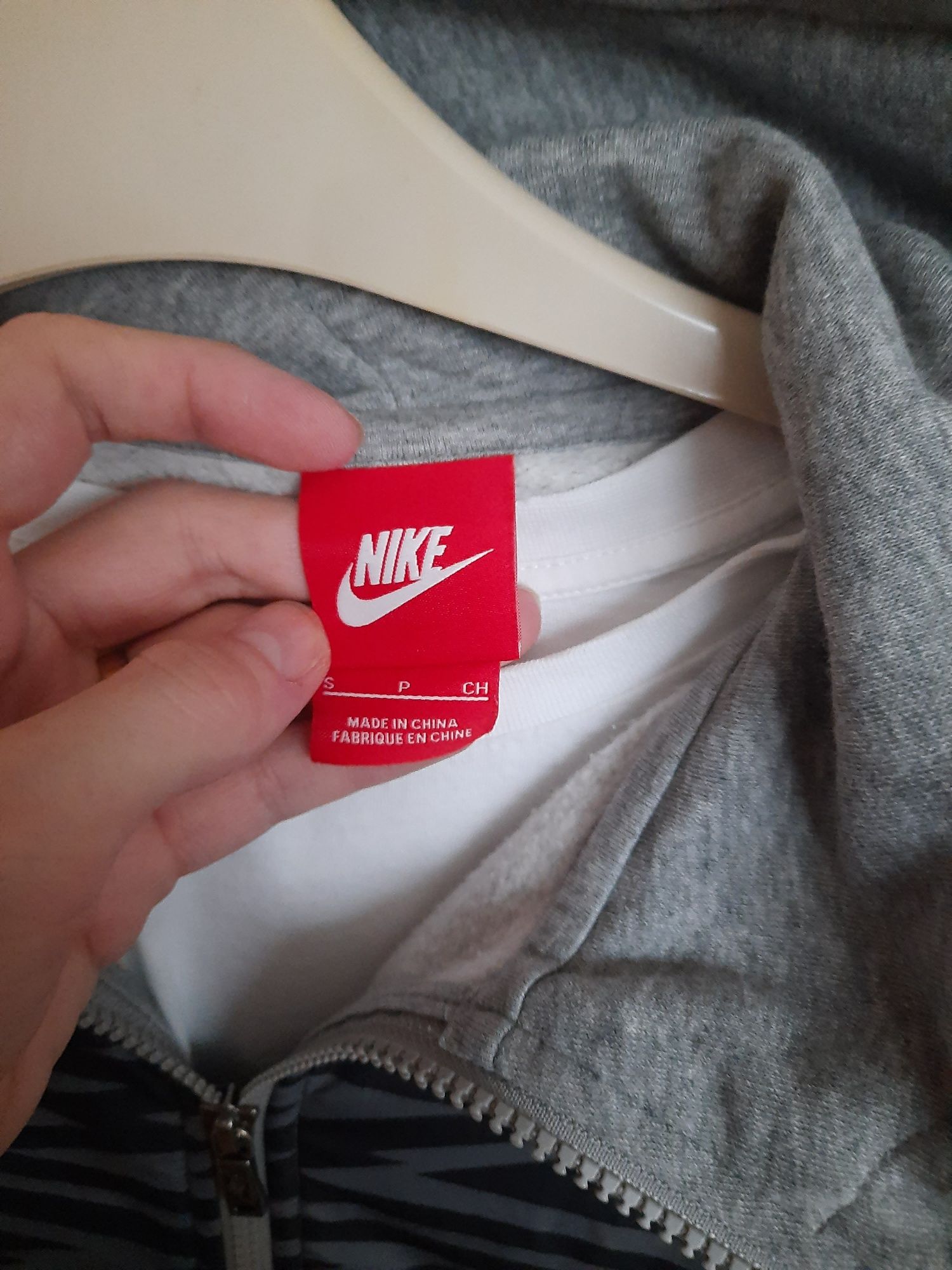 Bluza s nike szara z kapturem