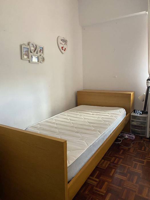 Cama com arrumação + colchão