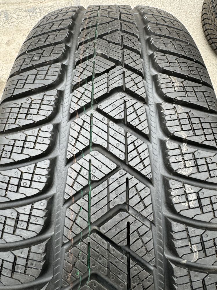 Шини 235/65R19-4шт Pirelli