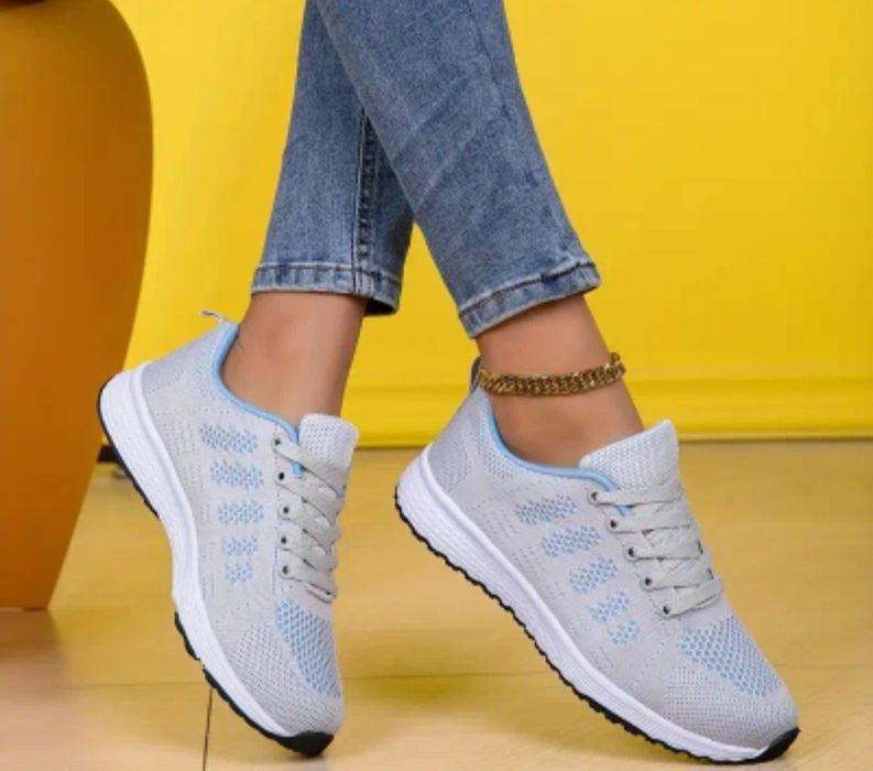 Кросівки жіночі 42 розмір, устілка 27 см.