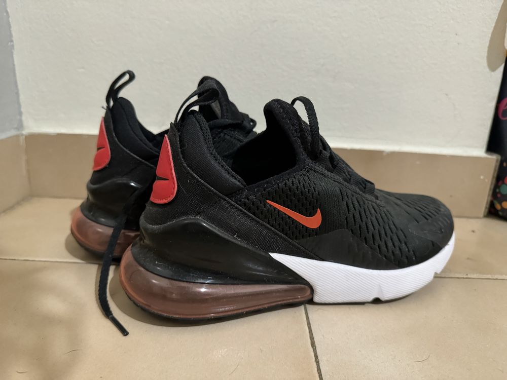 Tenis Nike Air Max 270