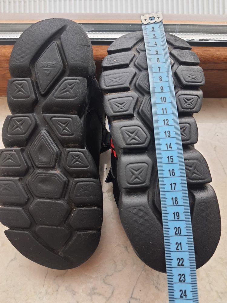 Шкіряні кросівки 31 розмір