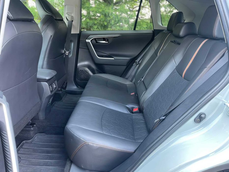 Toyota RAV4      2022