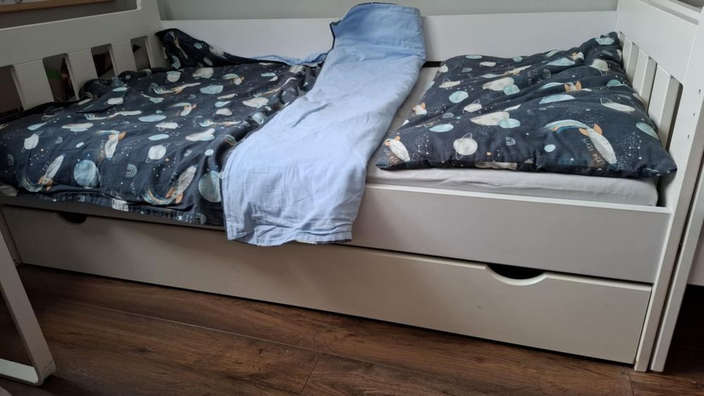 Na sprzedaż dwa łóżka Staś dziecięce