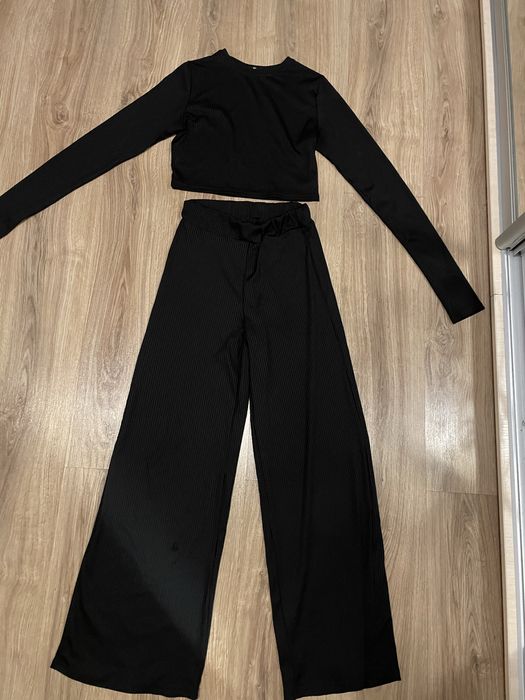 Чорний костюм