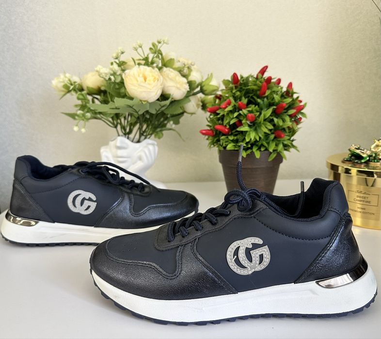 Кросівки жіночі Claudia Ghizzani 37 розмір