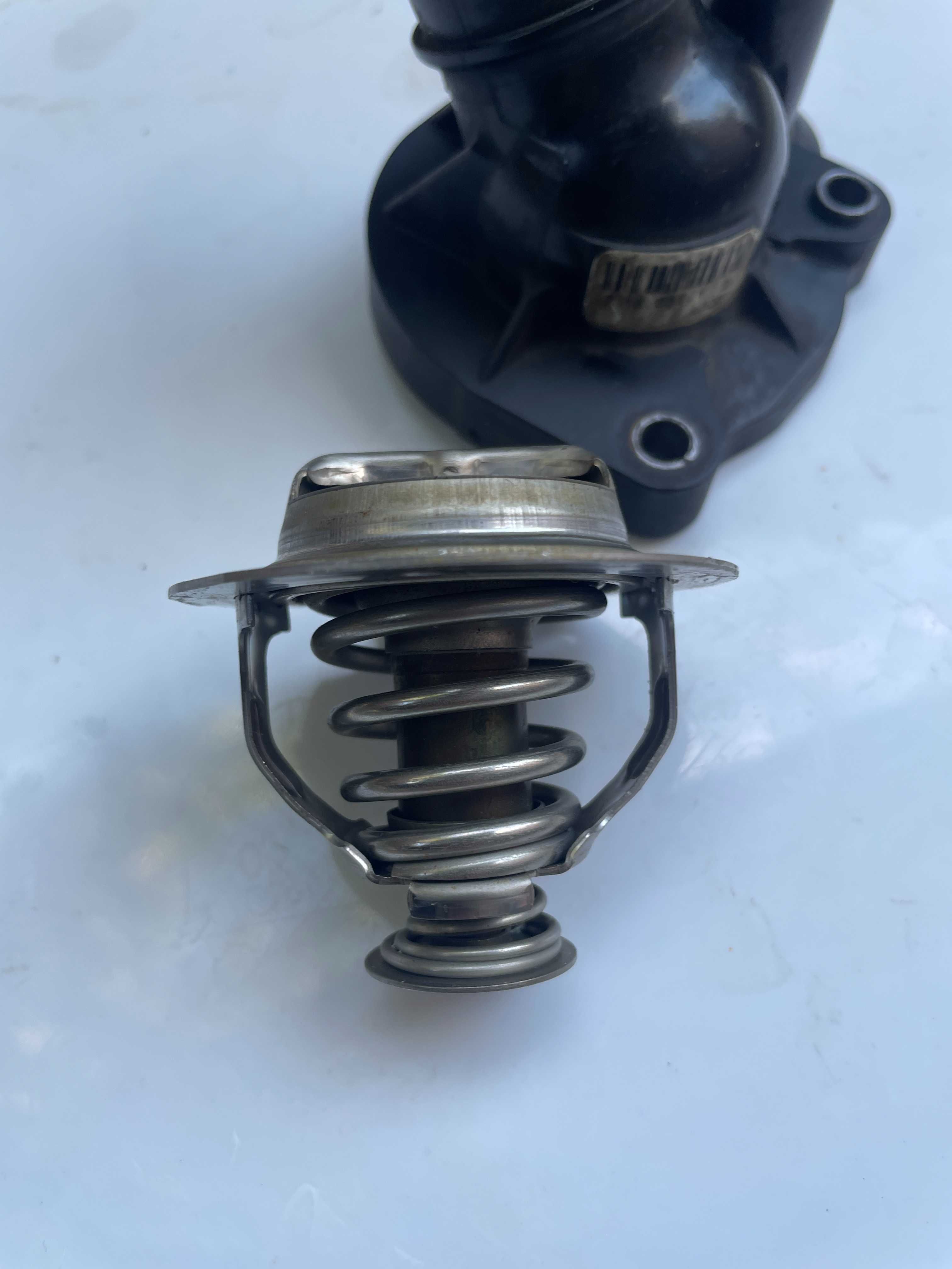 Термостат MAZDA CX-7 2,3 2006-2012 L33615170