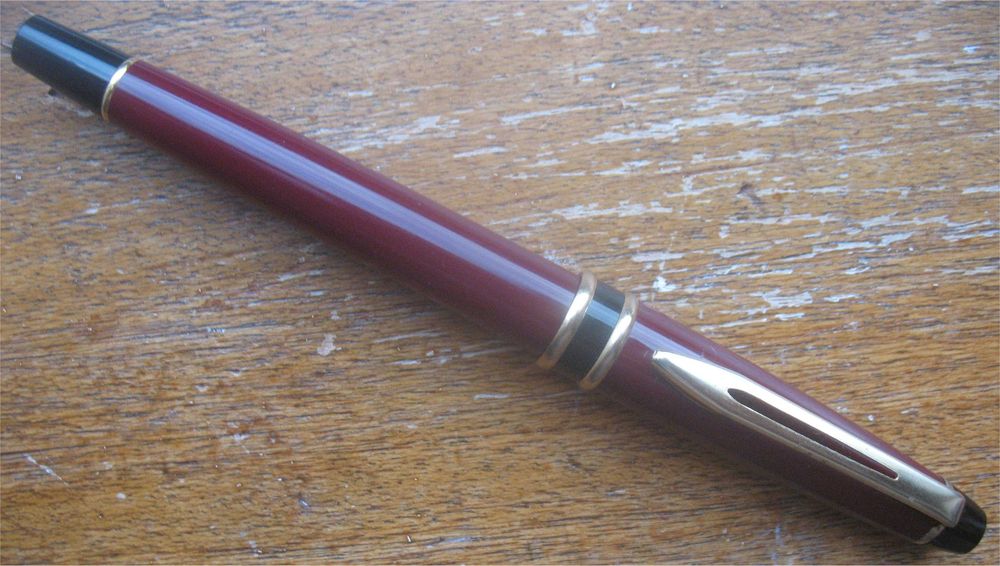 Caneta de Tinta Permanente Antiga com Aparo de Fabrico Alemão