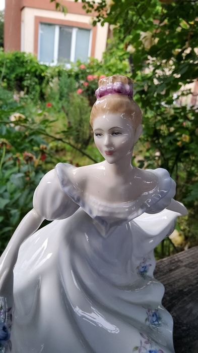 Порцелянова красуня Royal Doulton. Kathy.
Ручної роботи, ручний розпи