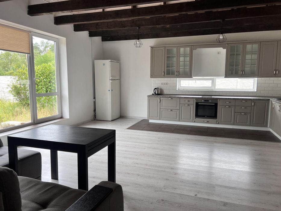 Продаж будинку з ремонтом.