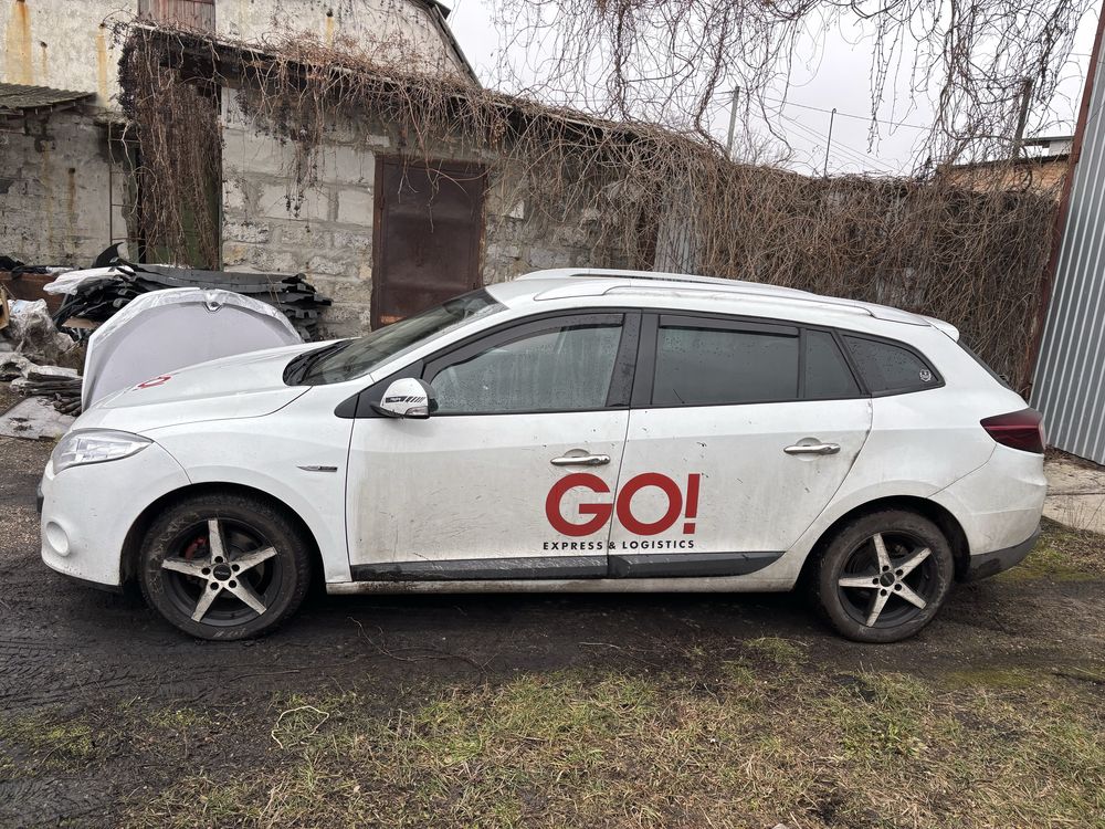 Renault Megane 3 бампер крило капот двері