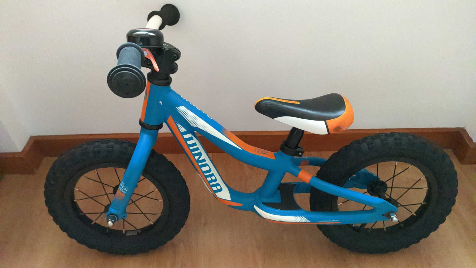 Bicicleta de equilíbrio Winora Rage 12 (2-4 anos)
