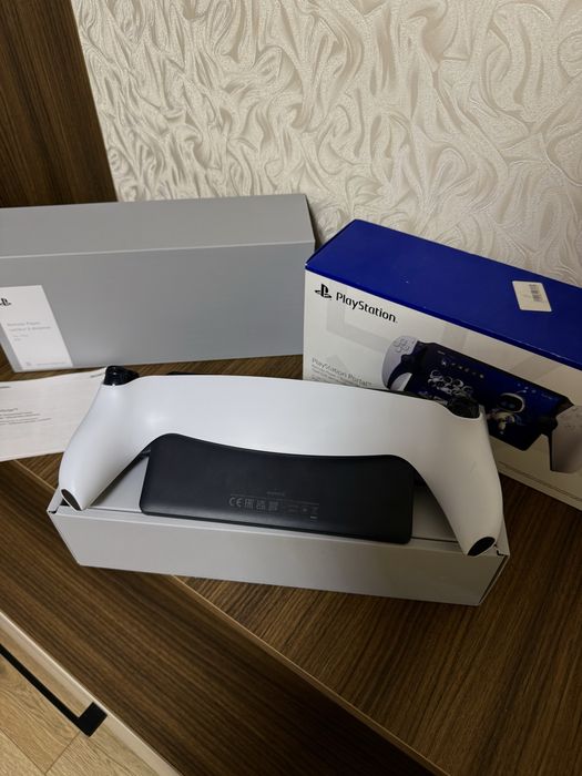 PlayStation Portal CFI-Y100 - портативний Remote Play для PS5