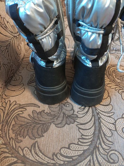 Теплі сапожки на овчині.