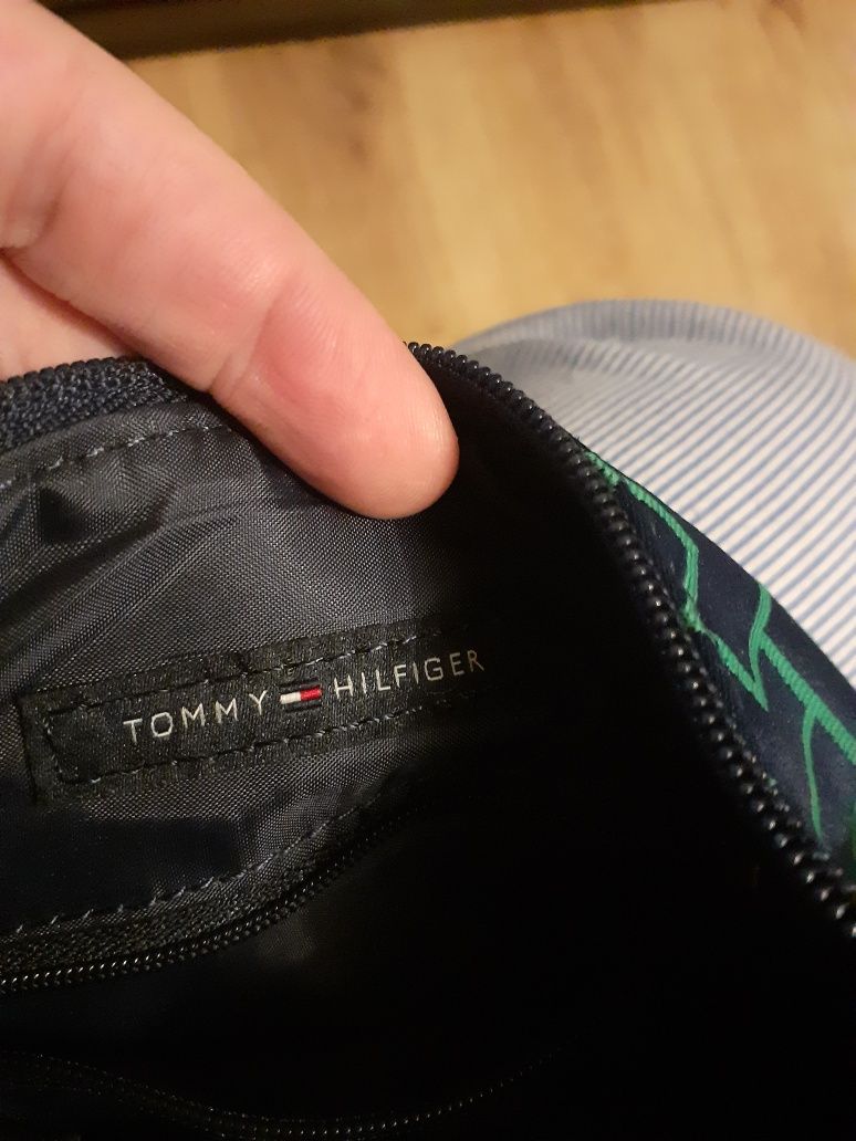 Saszetka torebka tommy hilfiger