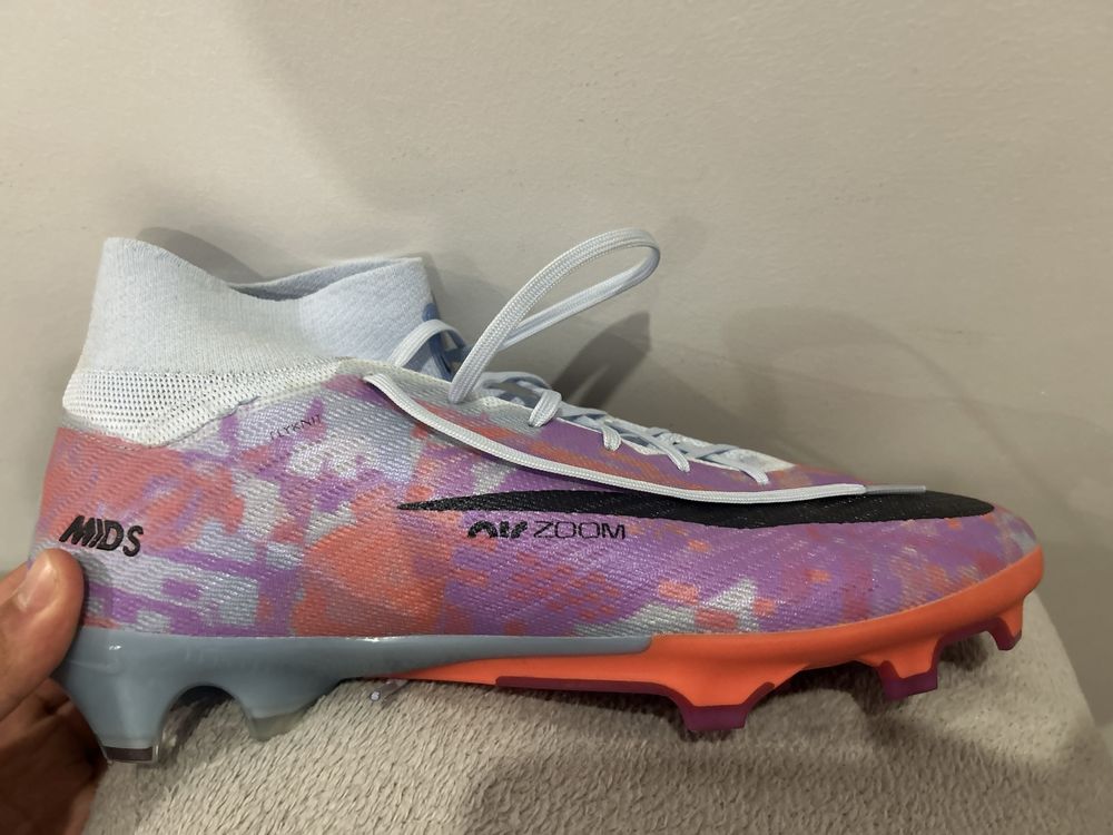 Chuteira Nike mercurial