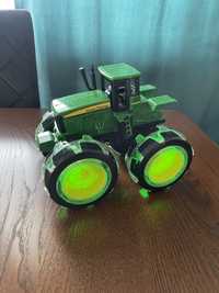 Traktor John Deere Monster świecące opony