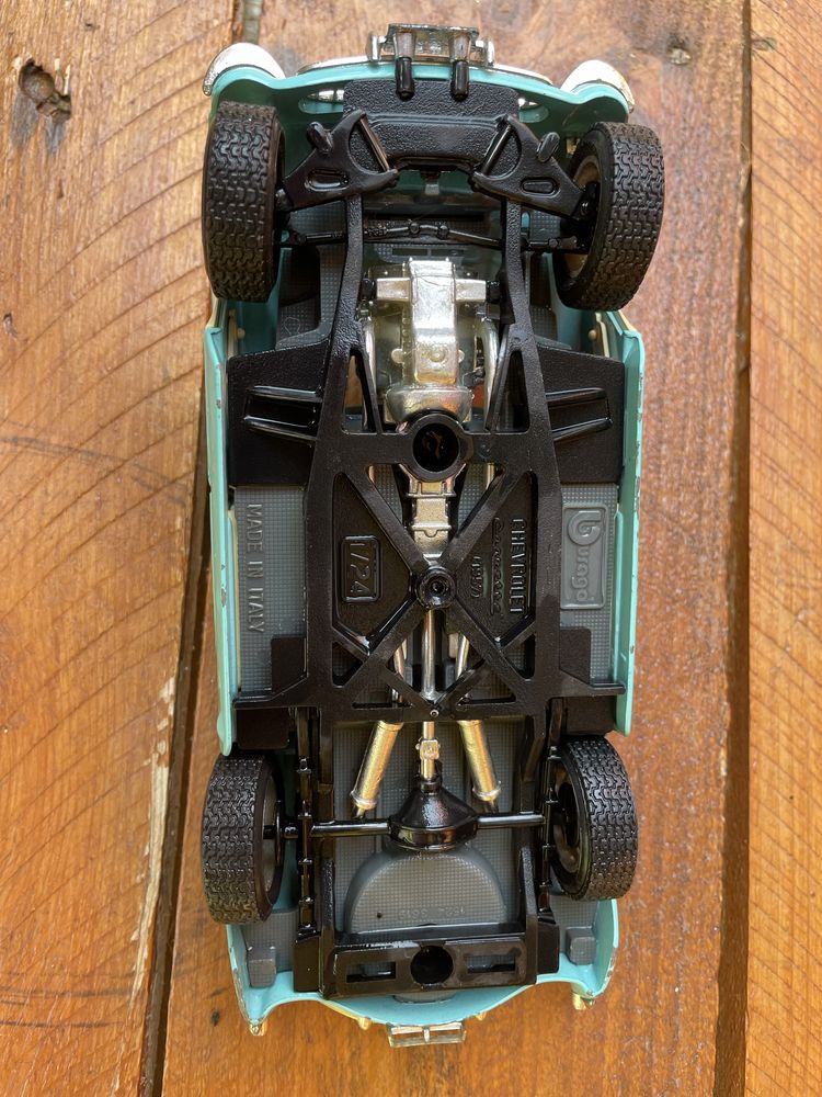 Chevrolet corvette 1957 da Burago 1/24
