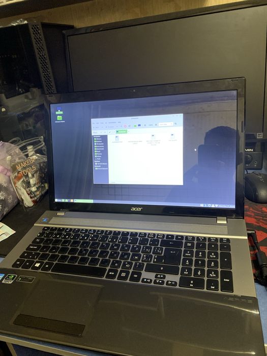 Acer aspire v3 771g 17 дюймів і5 8gb ssd 256+ hdd750