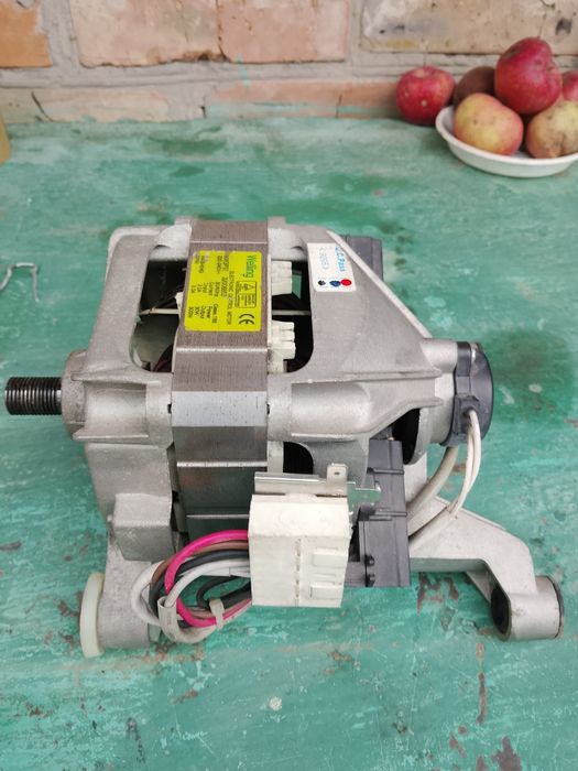 Двигун до пральної машини