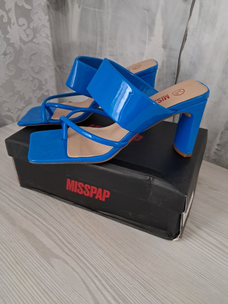 Продам босоніжки бренду Misspap, Missguided