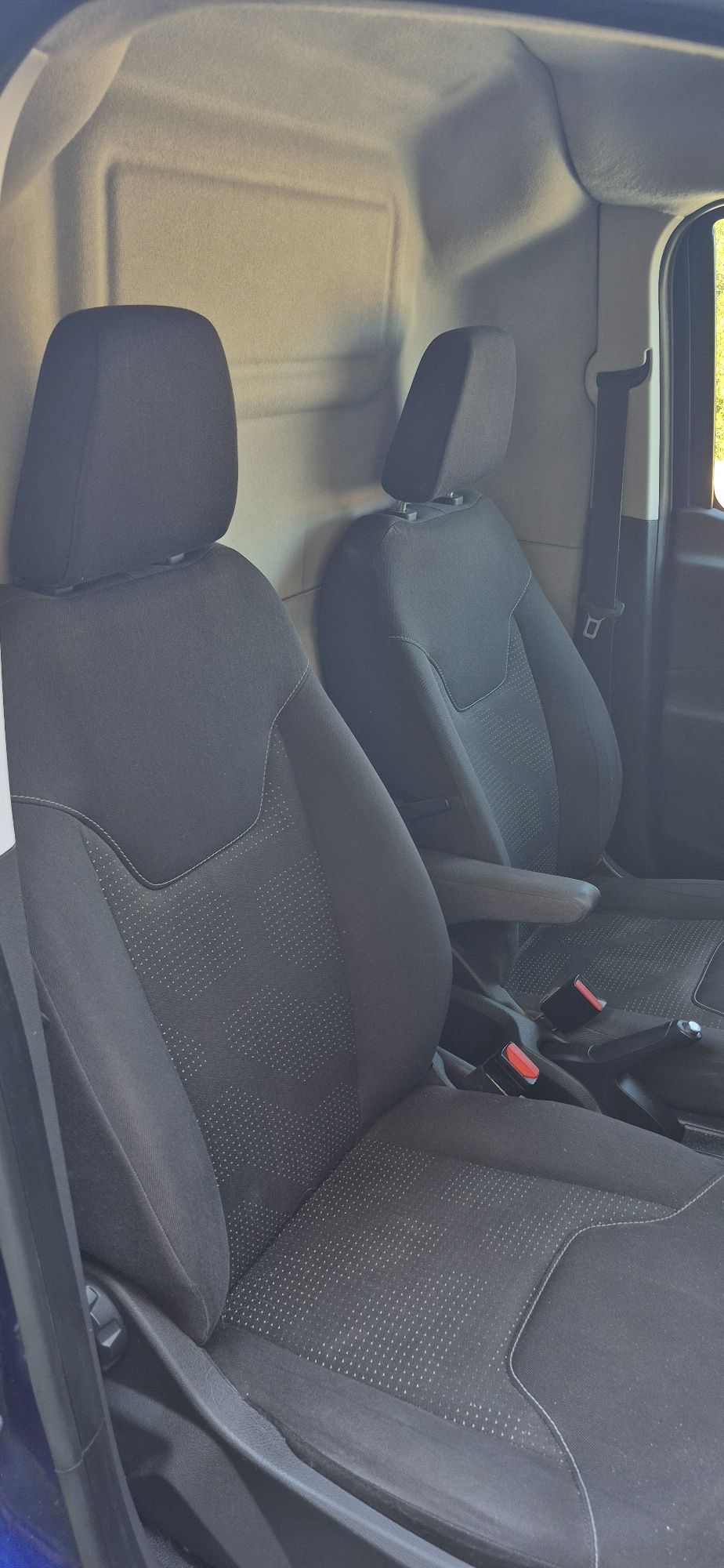Ford transit courier