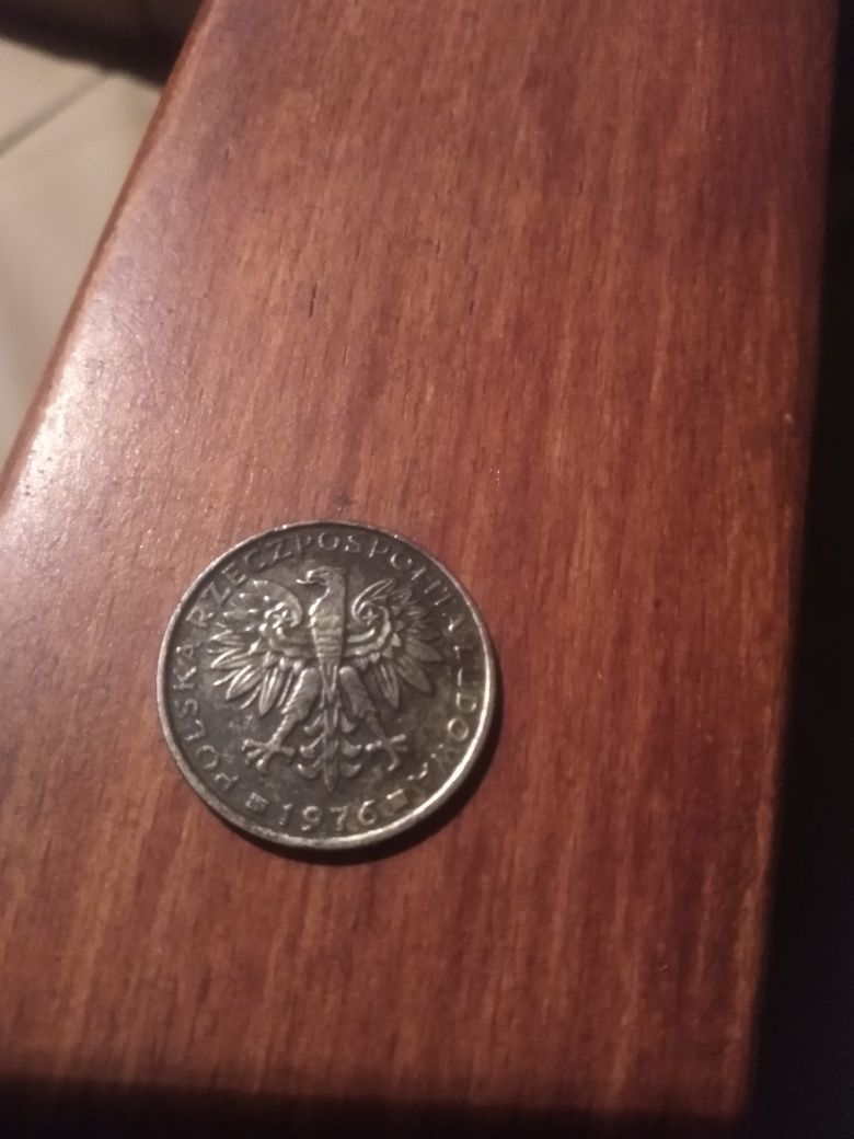 Stara kolekcjonerska polska moneta 2zł z 1976 roku bez znaku mennicy.