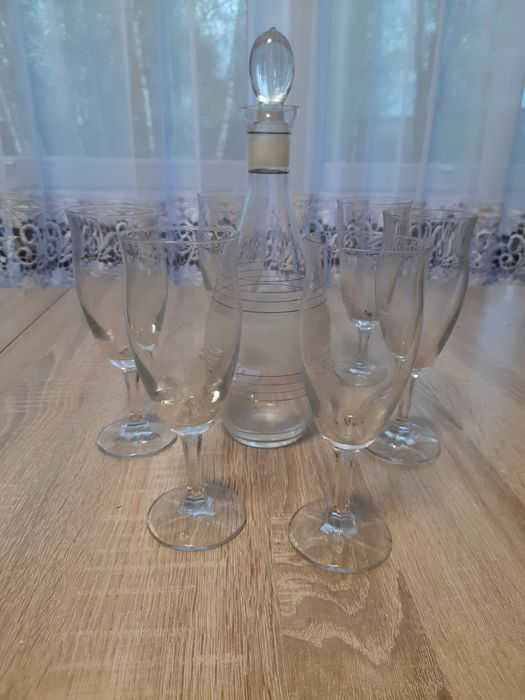 Karafka plus 6 kieliszków