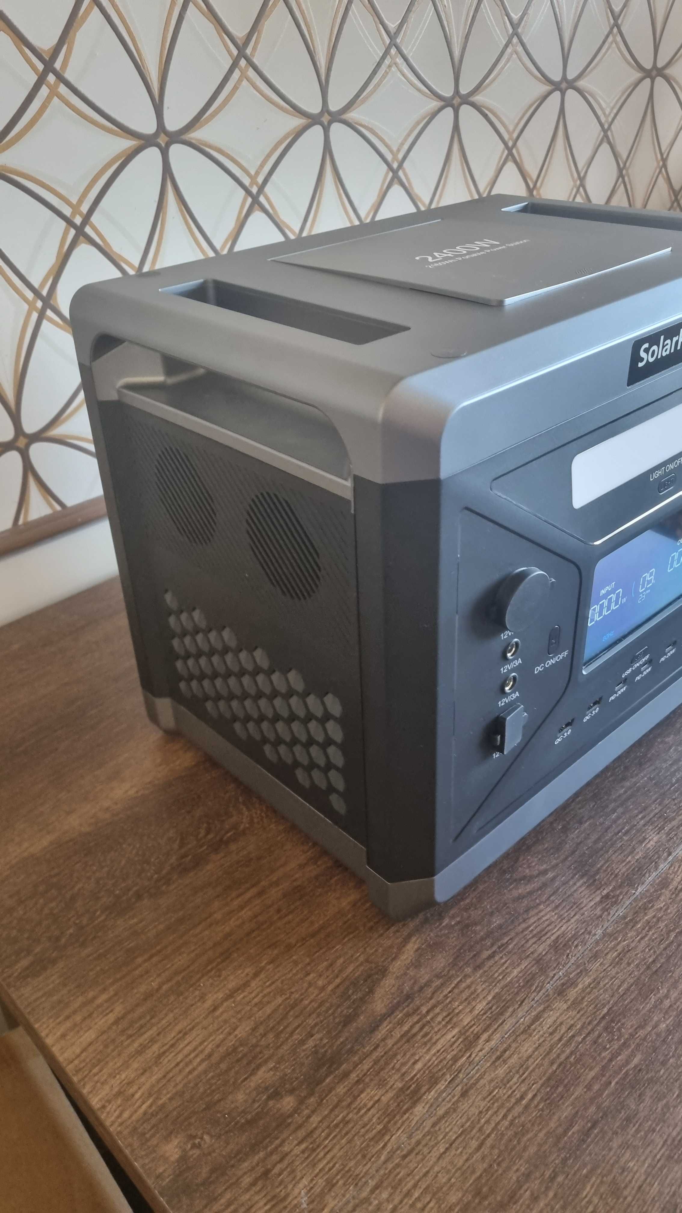 Solarplay Q2501 potężna stacja zasilania 2400W / 2160Wh