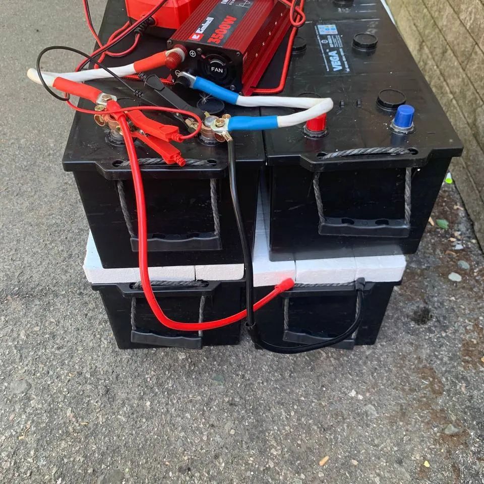 Зарядна станція 600-4500w 130 - 9600 вт/г

1. Батарея 110 Аг/1320 Вт/г