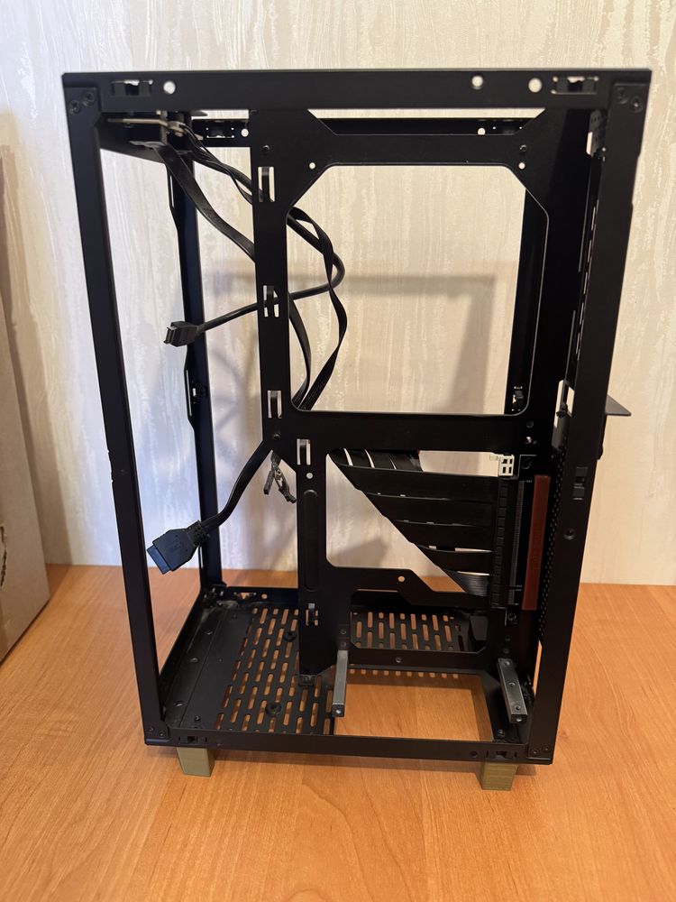 Mini-ITX SFF корпус SSUPD Meshilicious