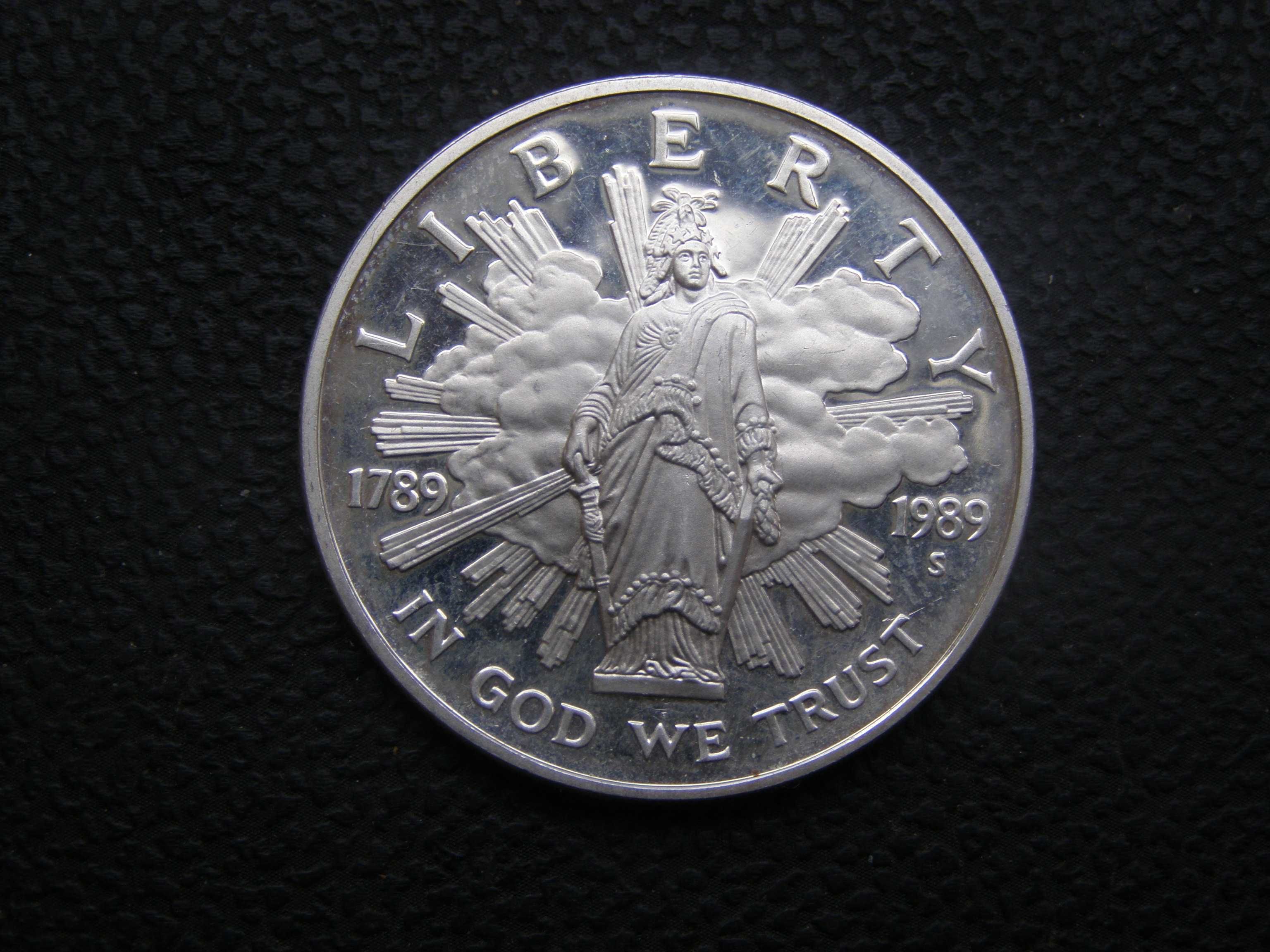 1 доллар США 1989 г. 200 лет Конгресса. Серебро.