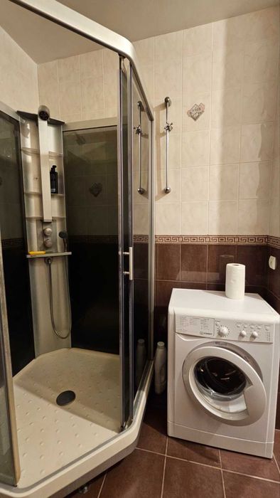 Боярка вул. Ягідна. Будинок, 7 кімнат, гараж. підвал, 6 соток землі.