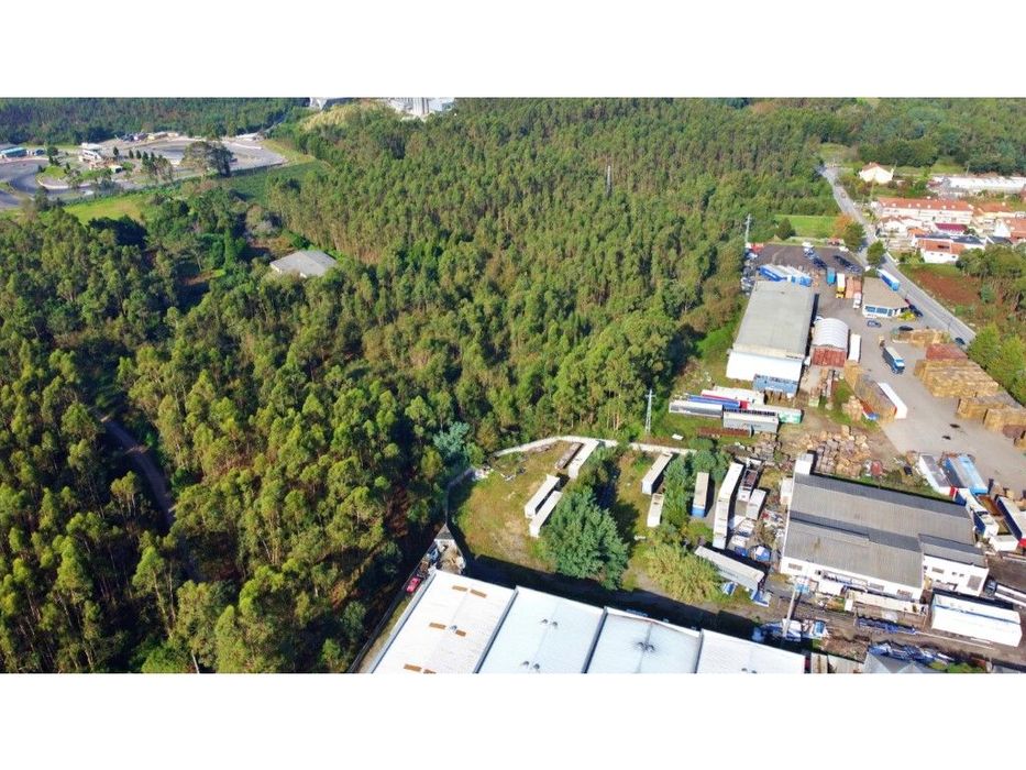 Terreno Industrial em Guilhabreu