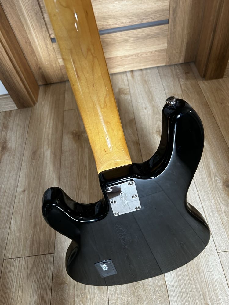 Gitara Basowa Sterling by MusicMan RAY34CA BK Ash Maple 21 progów