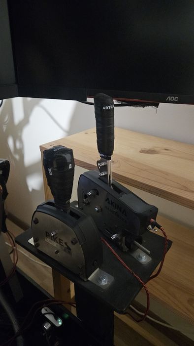 Simracing fanatec,heusinkveld, triple monitors, travao de mao